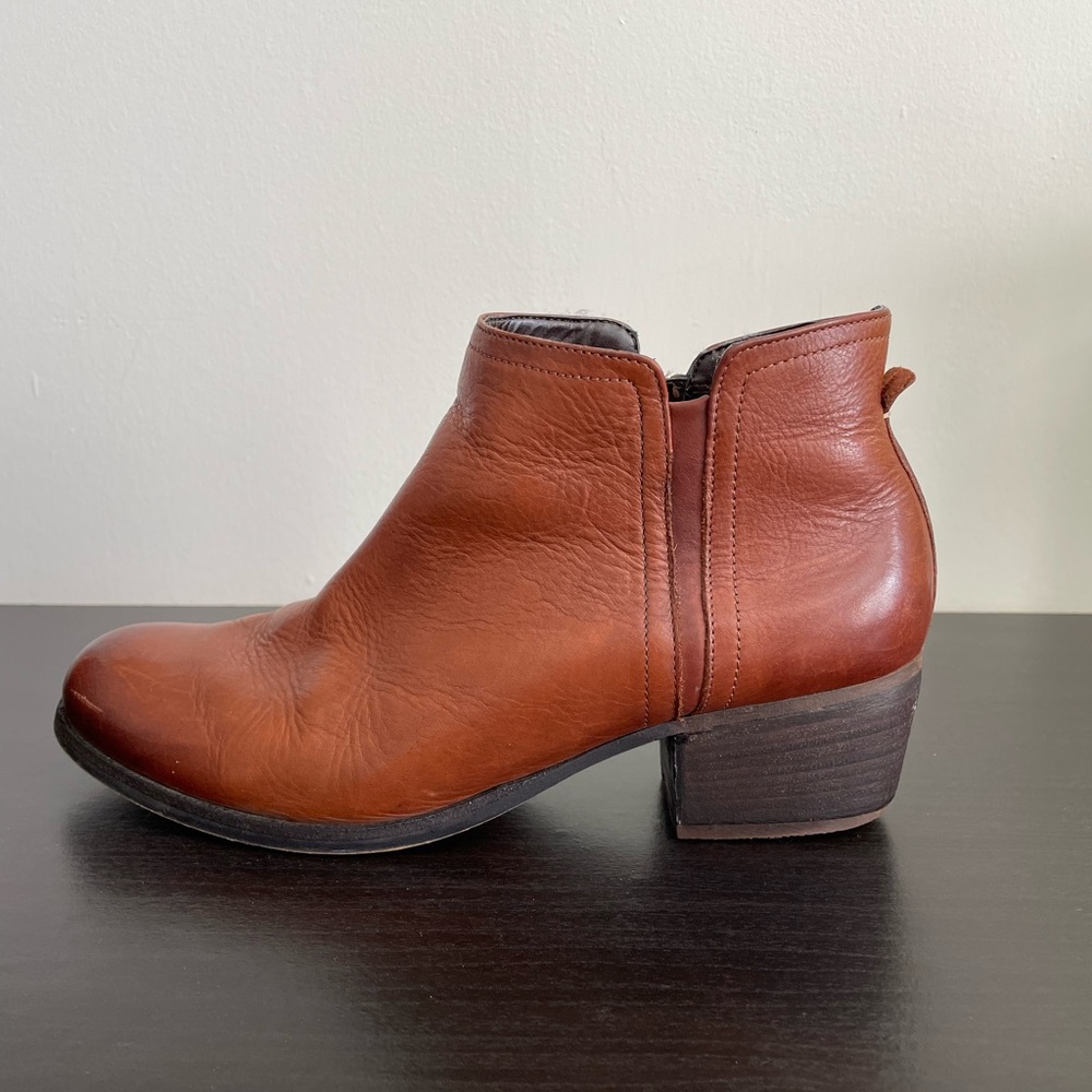 Clarks Brown Leather Ankle Bootie